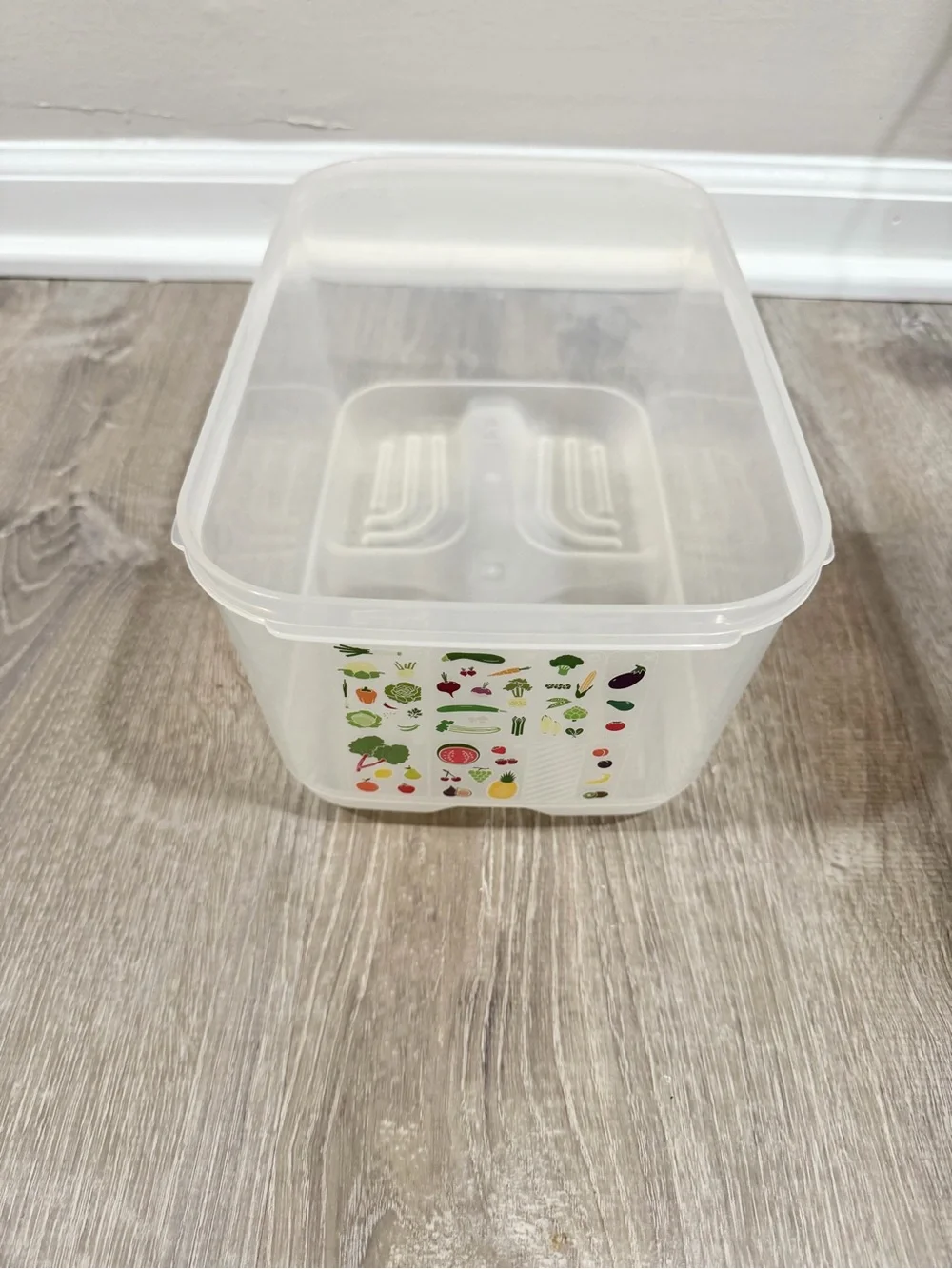 Tupperware FridgeSmart 2.4L Produce Keeper Green Vent Storage Container